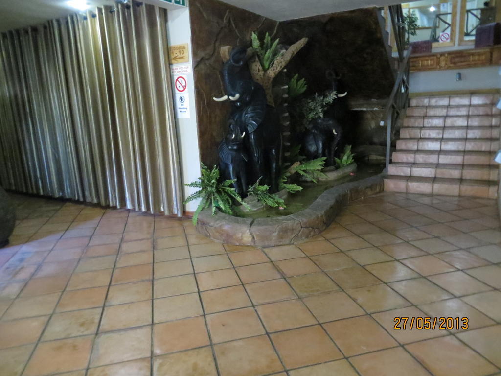 Ivory Tusk Lodge 桑尼 外观 照片
