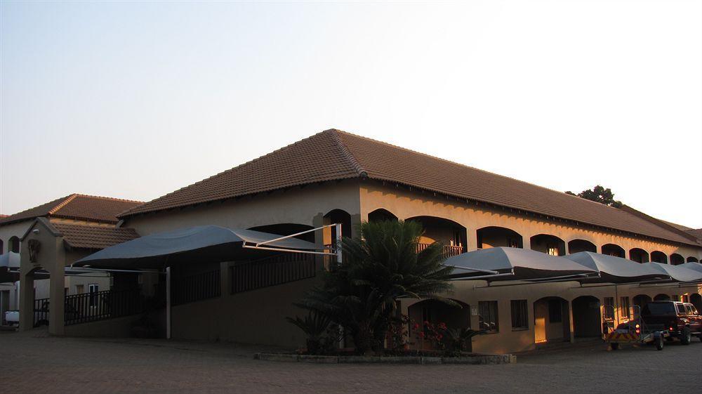Ivory Tusk Lodge 桑尼 外观 照片